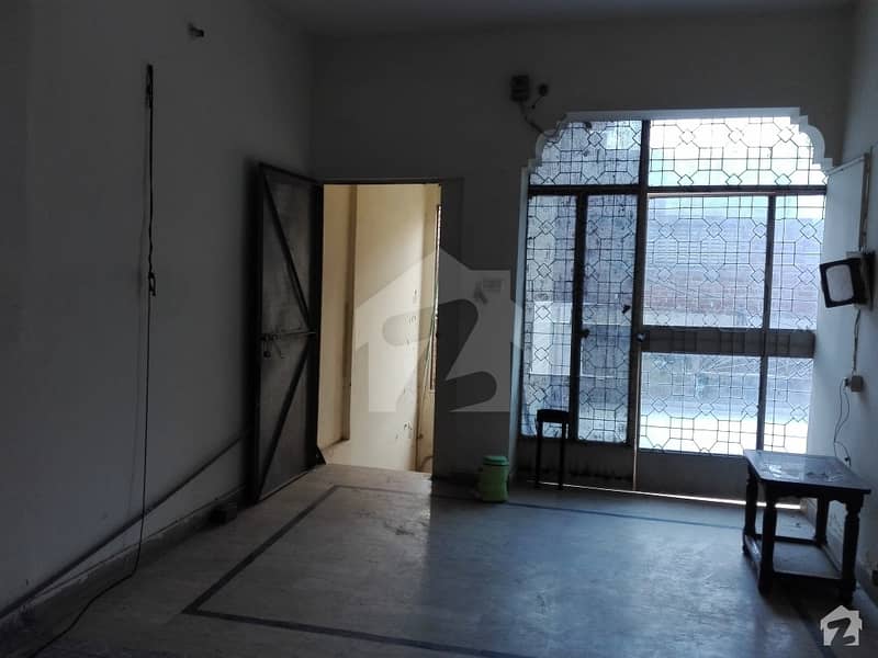 5 Marla Upper Portion In Allama Iqbal Town For Rent