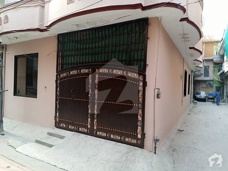 خیابانِ سرسید راولپنڈی میں 2 کمروں کا 5 مرلہ مکان 1.4 کروڑ میں برائے فروخت۔