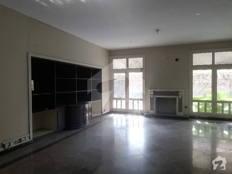 Facing Canal 2 Kanal House For Sale