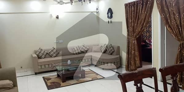 پی ای سی ایچ ایس بلاک 6 پی ای سی ایچ ایس جمشید ٹاؤن کراچی میں 3 کمروں کا 5 مرلہ فلیٹ 1.3 کروڑ میں برائے فروخت۔