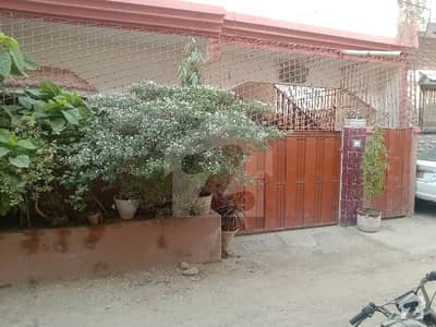 سلمان گارڈنز شاہ فیصل ٹاؤن کراچی میں 4 کمروں کا 6 مرلہ مکان 30 ہزار میں کرایہ پر دستیاب ہے۔