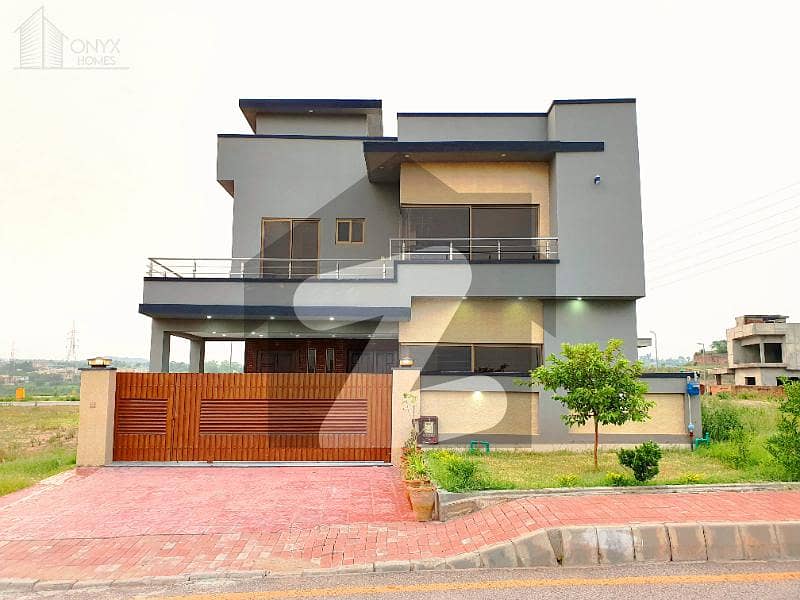Amazing 12 Marla Front Open House For Sale On 80 ft Boulevard In Bahria Town