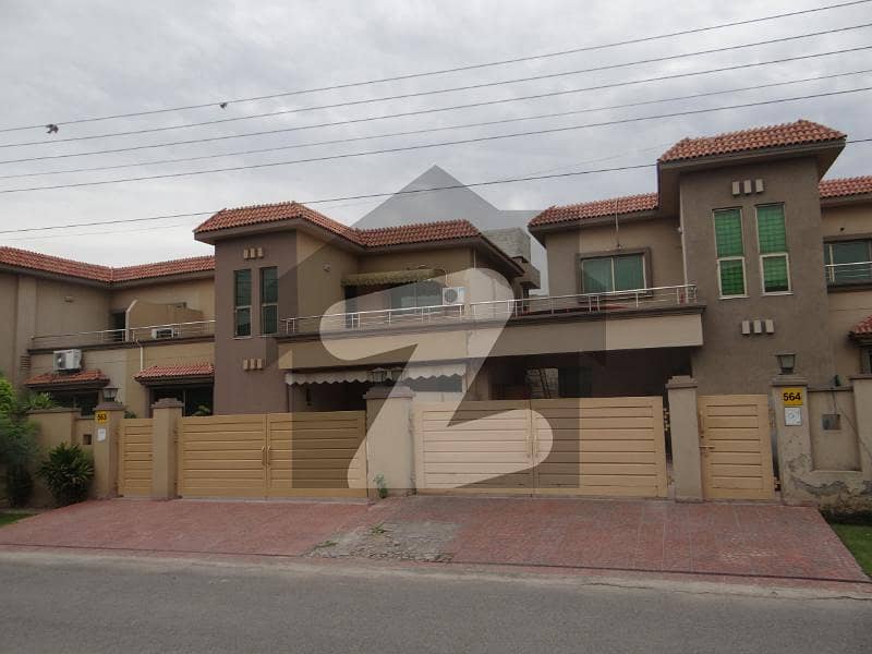 10 Marla House For Sale In Askari-10 Sector-e