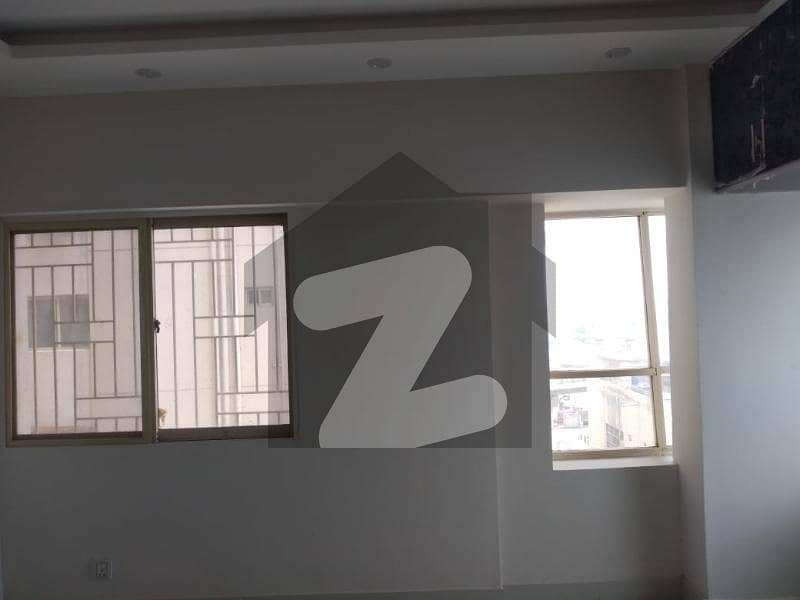 ڈیفینس ویو سوسائٹی کراچی میں 5 کمروں کا 11 مرلہ فلیٹ 2.9 کروڑ میں برائے فروخت۔