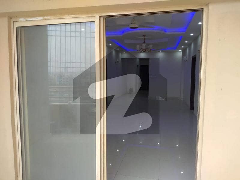 ڈیفینس ویو سوسائٹی کراچی میں 5 کمروں کا 8 مرلہ فلیٹ 2.9 کروڑ میں برائے فروخت۔