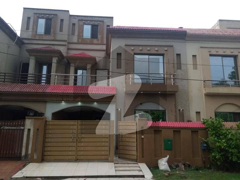 5 marla House Available for rent in bahria town