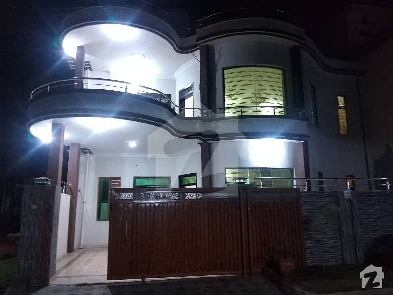 سوان گارڈن اسلام آباد میں 4 کمروں کا 12 مرلہ مکان 2.2 کروڑ میں برائے فروخت۔