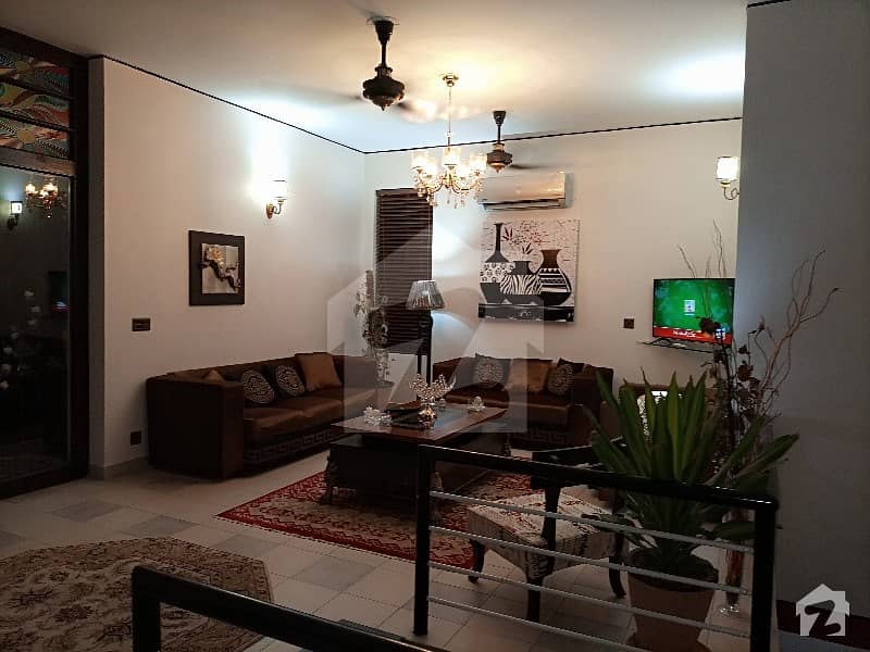 ڈی ایچ اے فیز 3 ڈیفنس (ڈی ایچ اے) لاہور میں 2 کمروں کا 1 کنال بالائی پورشن 85 ہزار میں کرایہ پر دستیاب ہے۔