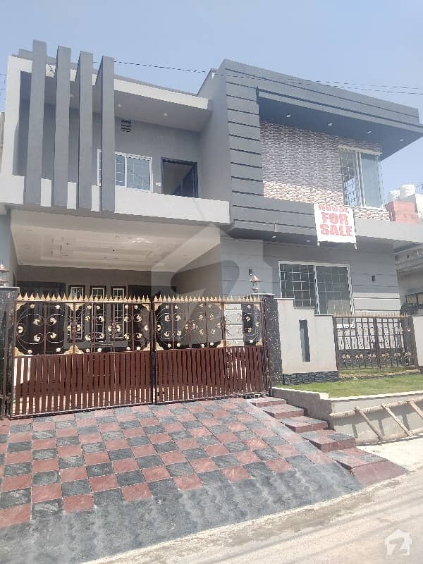 Beautifully Design Corner 8 Marla Double story House for Sale