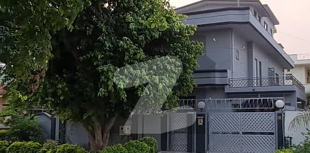 444 Yards Beautiful House In G-10 2 Comprises Of 6 Bedrooms With Basement Hall, Suitable For Two Families, Price 7 Crores 444 Yards Beautiful House In G-10 2 Comprises Of 6 Bedrooms With Basement Hall, Suitable For Two Families, Price 7 Crores