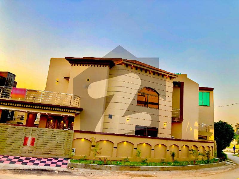 بحریہ ٹاؤن فیز 8 بحریہ ٹاؤن راولپنڈی راولپنڈی میں 5 کمروں کا 10 مرلہ مکان 2.2 کروڑ میں برائے فروخت۔