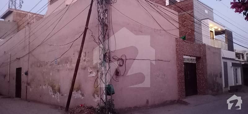 محمود آباد خانیوال روڈ ملتان میں 4 کمروں کا 8 مرلہ مکان 1.15 کروڑ میں برائے فروخت۔
