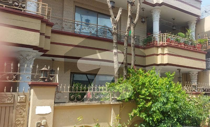رینج روڈ راولپنڈی میں 8 کمروں کا 17 مرلہ مکان 4 کروڑ میں برائے فروخت۔