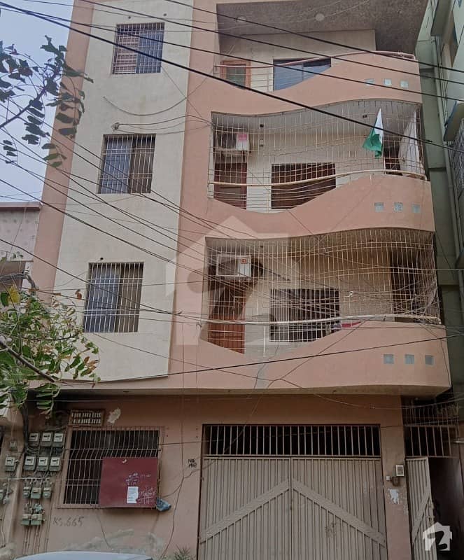 شانتی نگر گلشنِ اقبال ٹاؤن کراچی میں 3 کمروں کا 8 مرلہ فلیٹ 1.5 کروڑ میں برائے فروخت۔