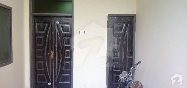 زکریاہ کالونی ایم اے جناح روڈ ملتان میں 1 کمرے کا 4 مرلہ مکان 40 لاکھ میں برائے فروخت۔