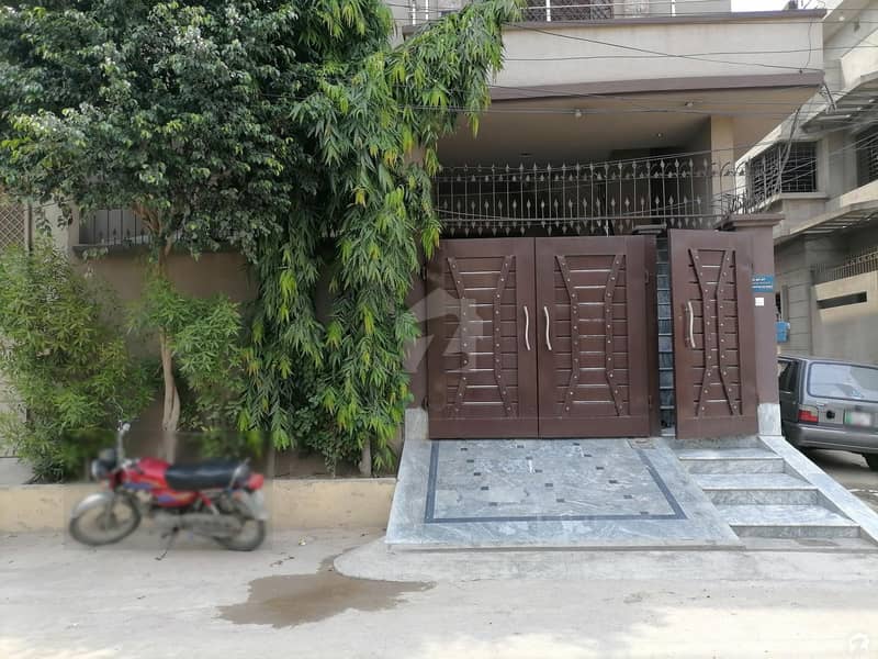 علی پارک کینٹ لاہور میں 6 کمروں کا 5 مرلہ مکان 1.35 کروڑ میں برائے فروخت۔