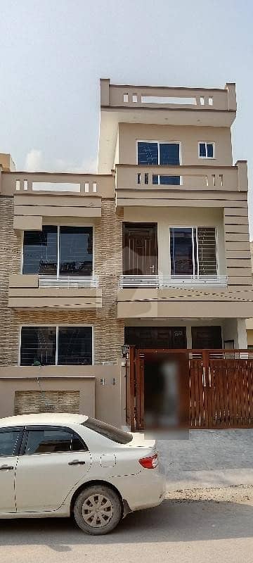 Brand New Double Storey Beautiful House For Sale 25x40 Size