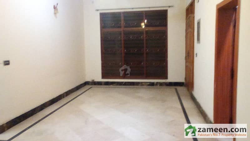 10 Marla Semi Commercial Comer 2 Years Old House For Sale