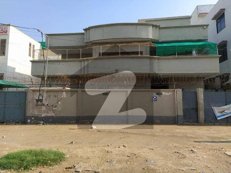گلستانِِ جوہر ۔ بلاک 14 گلستانِ جوہر کراچی میں 11 کمروں کا 1.2 کنال مکان 6 لاکھ میں کرایہ پر دستیاب ہے۔