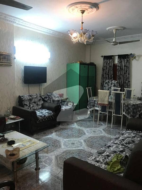 ہل پارک کراچی میں 3 کمروں کا 7 مرلہ فلیٹ 2 کروڑ میں برائے فروخت۔