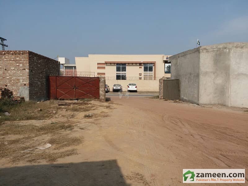 factory for rent 4 kanal near sudar canal road and Multan road