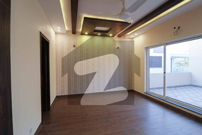 ڈی ایچ اے فیز 5 ڈیفنس (ڈی ایچ اے) لاہور میں 3 کمروں کا 1 کنال بالائی پورشن 76 ہزار میں کرایہ پر دستیاب ہے۔