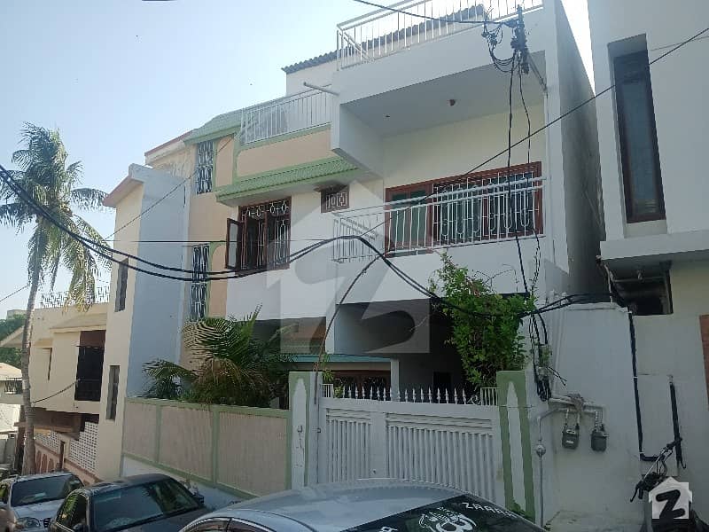 کے ڈی اے سکیم 1 کراچی میں 6 کمروں کا 10 مرلہ مکان 6 کروڑ میں برائے فروخت۔
