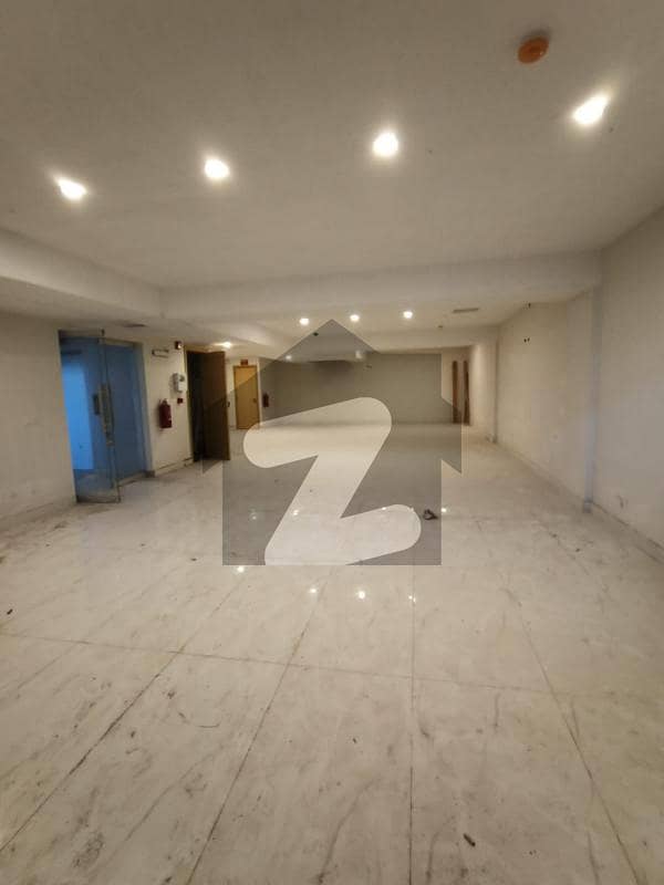 ڈی ایچ اے فیز 8 - بلاک ڈی ڈی ایچ اے فیز 8 ڈیفنس (ڈی ایچ اے) لاہور میں 3 کمروں کا 8 مرلہ زیریں پورشن 5.75 لاکھ میں کرایہ پر دستیاب ہے۔