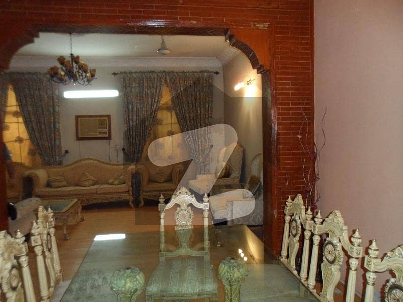علامہ اقبال ٹاؤن ۔ پاک بلاک علامہ اقبال ٹاؤن لاہور میں 6 کمروں کا 1 کنال مکان 6.5 کروڑ میں برائے فروخت۔