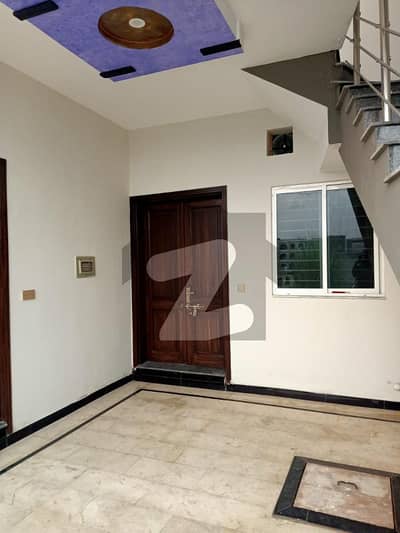 سوان گارڈن ۔ بلاک جی سوان گارڈن اسلام آباد میں 4 کمروں کا 6 مرلہ مکان 1.45 کروڑ میں برائے فروخت۔