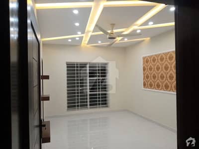 بینکرز کوآپریٹو ہاؤسنگ سوسائٹی لاہور میں 4 کمروں کا 4 مرلہ مکان 1.1 کروڑ میں برائے فروخت۔