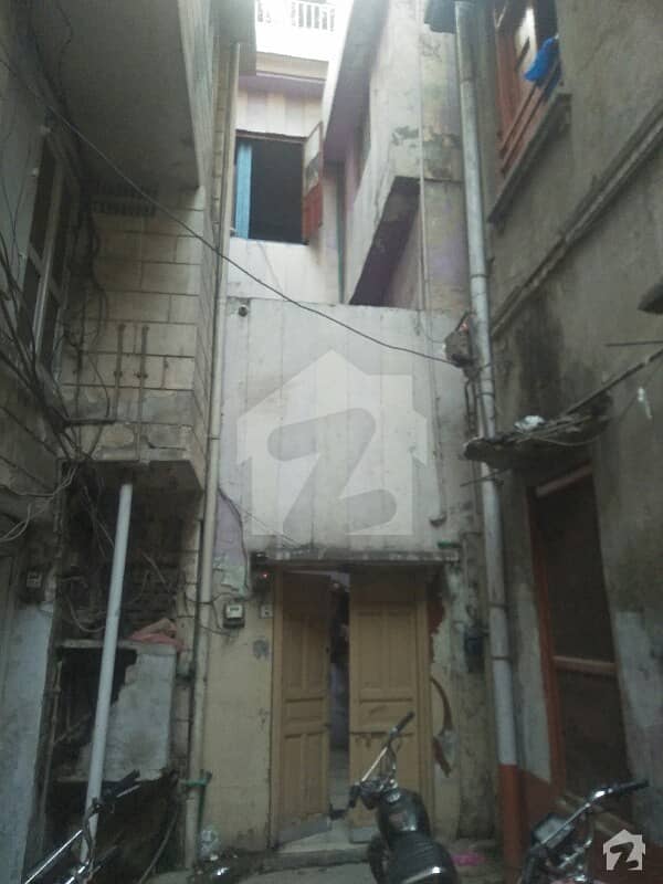 میکلوڈ روڈ لاہور میں 5 کمروں کا 4 مرلہ مکان 95 لاکھ میں برائے فروخت۔