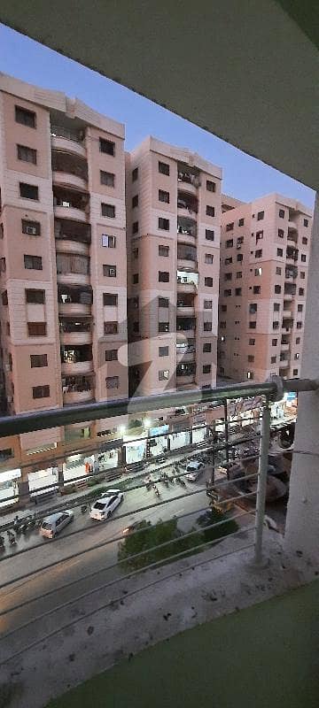 گلبرگ ٹاؤن کراچی میں 3 کمروں کا 5 مرلہ فلیٹ 1.1 کروڑ میں برائے فروخت۔