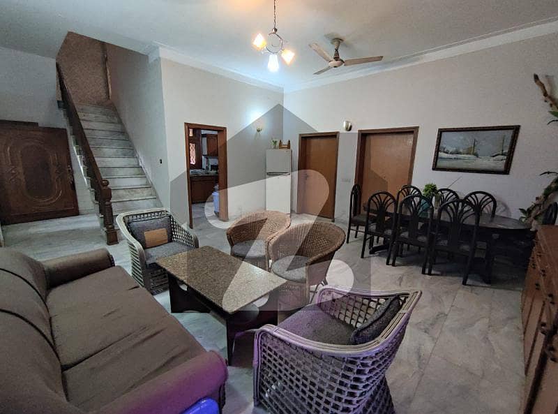 گلشنِِِ راوی ۔ بلاک ایف گلشنِ راوی لاہور میں 4 کمروں کا 10 مرلہ مکان 3.9 کروڑ میں برائے فروخت۔