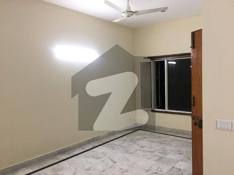 1 Kanal Elegant Upper Portion With Drawing Room Available For Rent DHA Phase 3