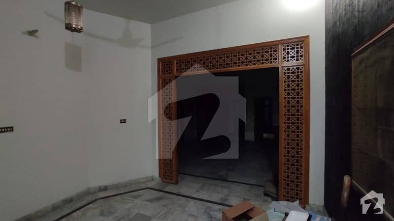 ماڈل ٹاؤن لِنک روڈ ماڈل ٹاؤن لاہور میں 7 کمروں کا 9 مرلہ مکان 2.1 کروڑ میں برائے فروخت۔