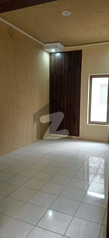 کریم گارڈن فیصل آباد میں 2 کمروں کا 3 مرلہ مکان 48 لاکھ میں برائے فروخت۔