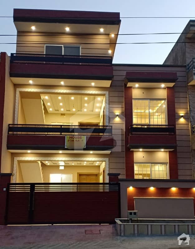 سوان گارڈن اسلام آباد میں 5 کمروں کا 6 مرلہ مکان 1.8 کروڑ میں برائے فروخت۔