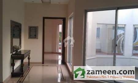 Haseeb Butt Offer - 1 Kanal Beautiful Upper Portion For Rent, Separate Gate, In DHA Phase 3