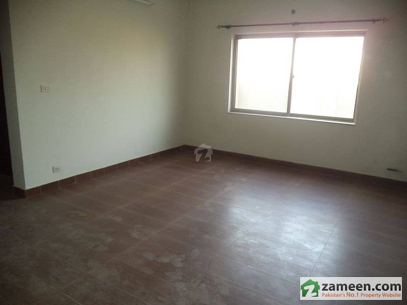 Gulberg Phase 3 Block L - 4 Kanal Old House For Sale