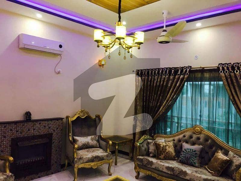 کینال گارڈن لاہور میں 5 کمروں کا 1 کنال مکان 3.5 کروڑ میں برائے فروخت۔