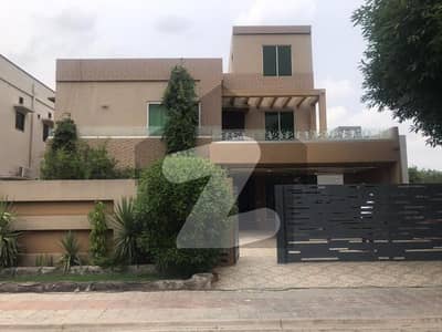 بحریہ ٹاؤن نشتر بلاک بحریہ ٹاؤن سیکٹر ای بحریہ ٹاؤن لاہور میں 5 کمروں کا 1 کنال مکان 4.1 کروڑ میں برائے فروخت۔ بحریہ ٹاؤن نشتر بلاک بحریہ ٹاؤن سیکٹر ای بحریہ ٹاؤن لاہور میں 5 کمروں کا 1 کنال مکان 4.1 کروڑ میں برائے فروخت۔