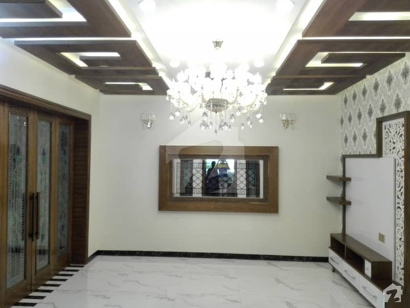 علامہ اقبال ٹاؤن ۔ عمر بلاک علامہ اقبال ٹاؤن لاہور میں 4 کمروں کا 10 مرلہ مکان 3.6 کروڑ میں برائے فروخت۔