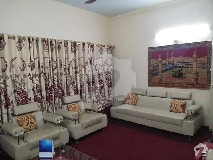 ناظم آباد 5 ناظم آباد کراچی میں 8 کمروں کا 6 مرلہ مکان 3.3 کروڑ میں برائے فروخت۔