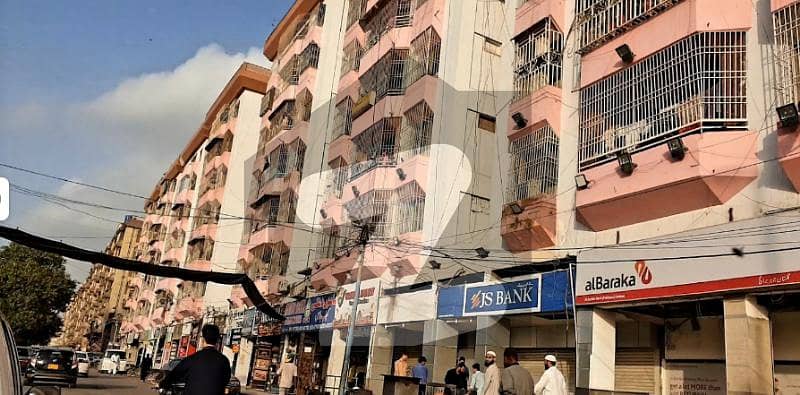 گلستانِِ جوہر ۔ بلاک 18 گلستانِ جوہر کراچی میں 3 کمروں کا 7 مرلہ فلیٹ 1.2 کروڑ میں برائے فروخت۔