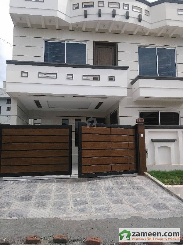 8 Marla Personally Owner Build Bungalow Available For Sale In G-13/2