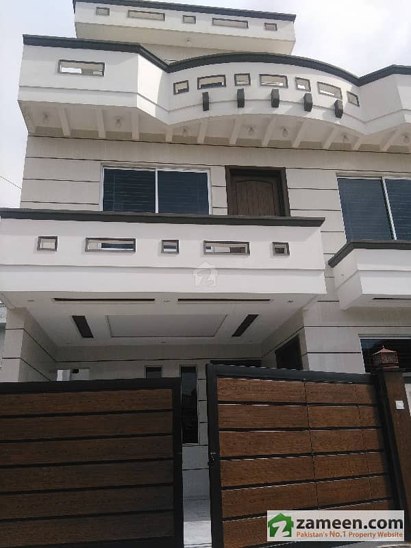 8 Marla Beautiful House In Islamabad G-13/2