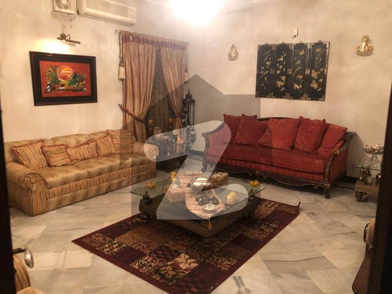 ای ۔ 11 اسلام آباد میں 6 کمروں کا 11 مرلہ مکان 5.1 کروڑ میں برائے فروخت۔ ای ۔ 11 اسلام آباد میں 6 کمروں کا 11 مرلہ مکان 5.1 کروڑ میں برائے فروخت۔