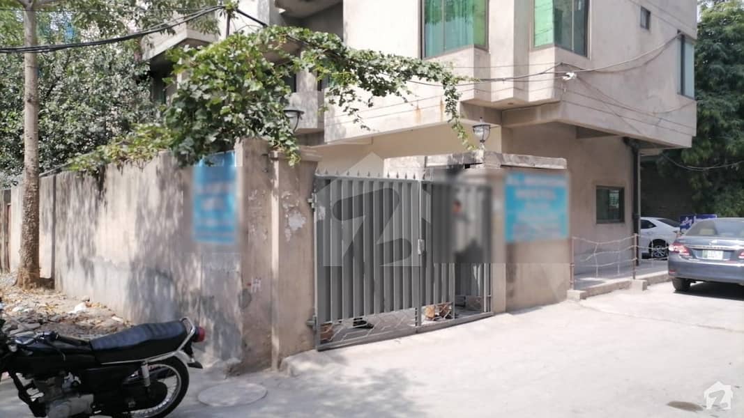 علی ٹاؤن لاہور میں 3 مرلہ عمارت 1.75 کروڑ میں برائے فروخت۔
