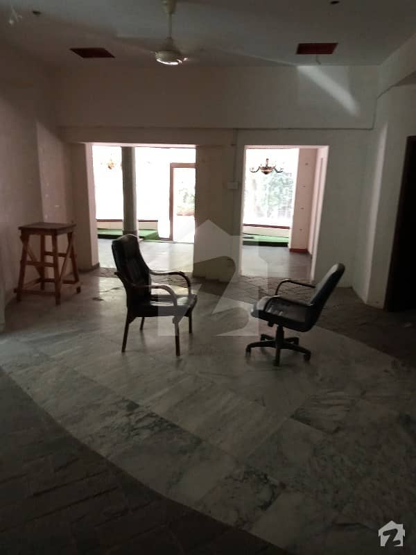 Gulberg Link Mm Alam Road One Kanal Upper Portion For Silent Office Is Available On Rent